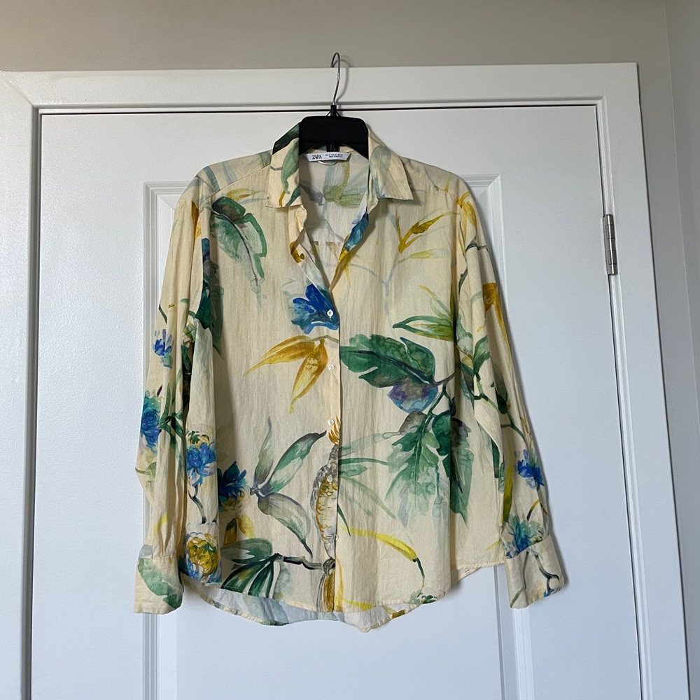 Zara Floral Button Down Shirt Size M